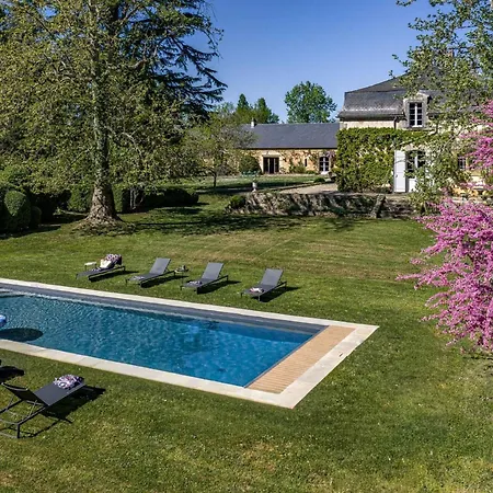 펜션 Le Domaine Des Ormeaux Saint-Alvère